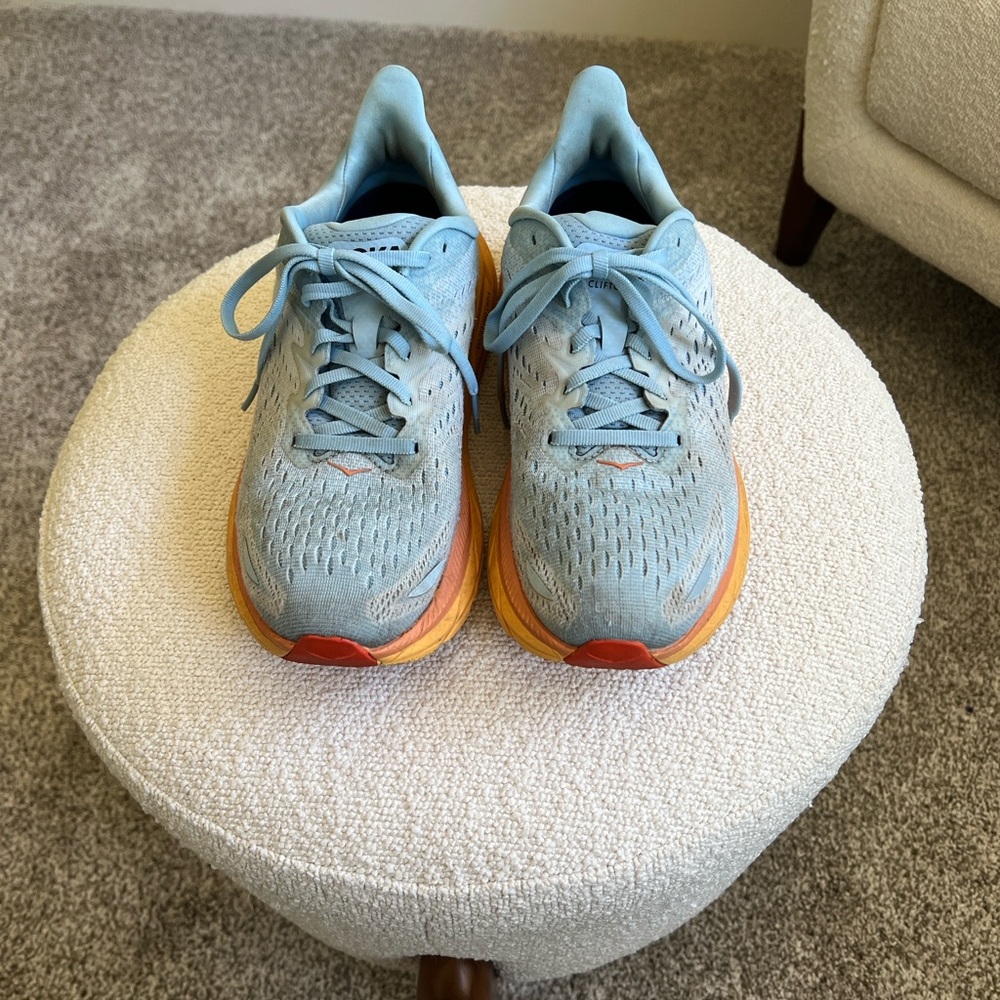 Hoka Women's Clifton 8 Athletic Shoes - Size 9 - Picture 3 of 6